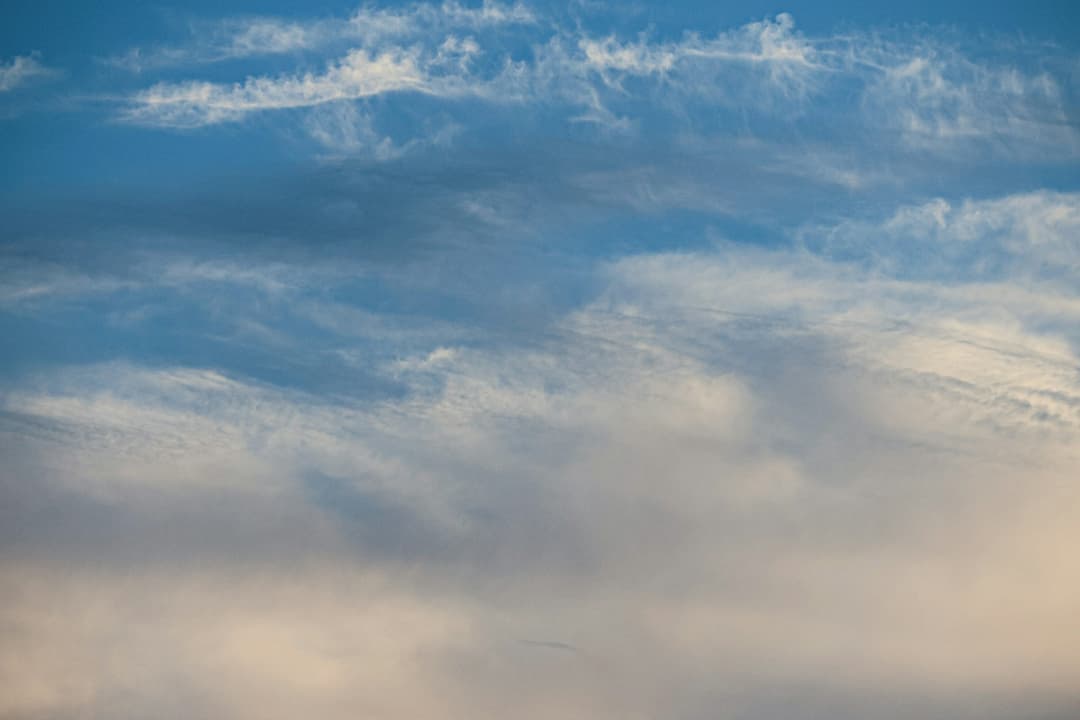風の星座の軽やかで知的なイメージ